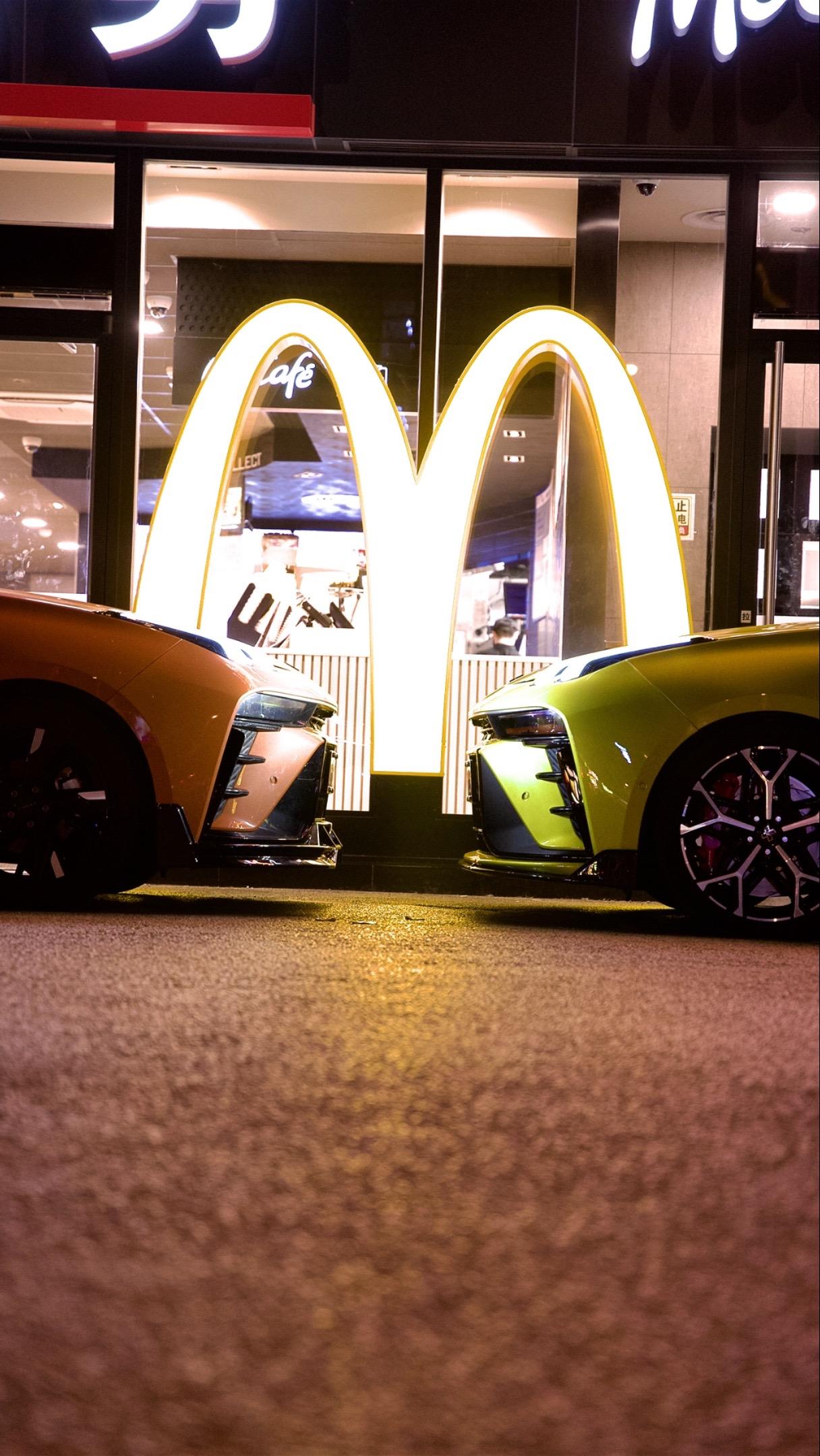 打卡模式开启“超大落地M号”