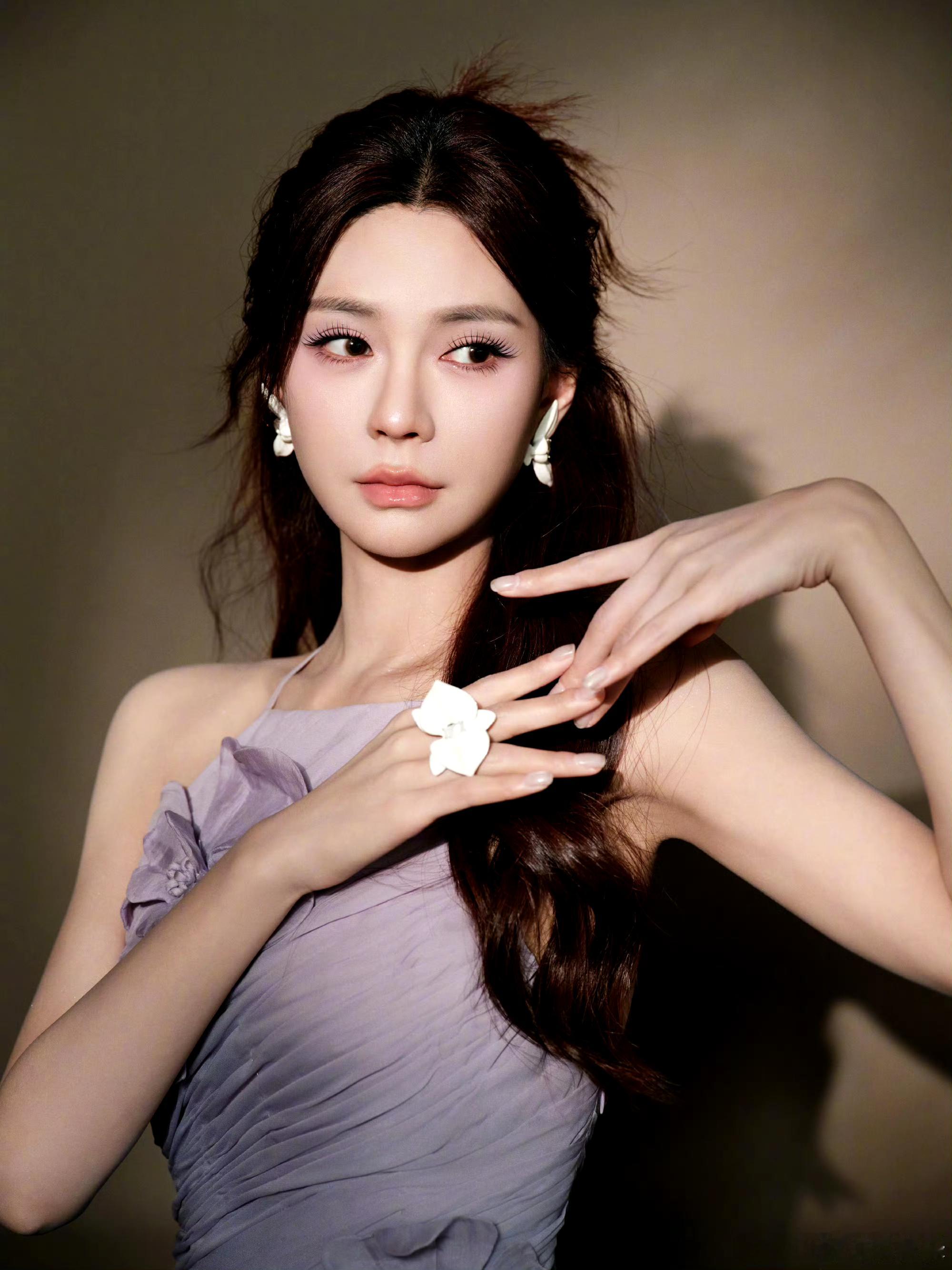 沈梦辰一生要出片的中国女人沈梦辰发图也得修两小时湖南卫视跨年演唱会 谁懂啊，旅行