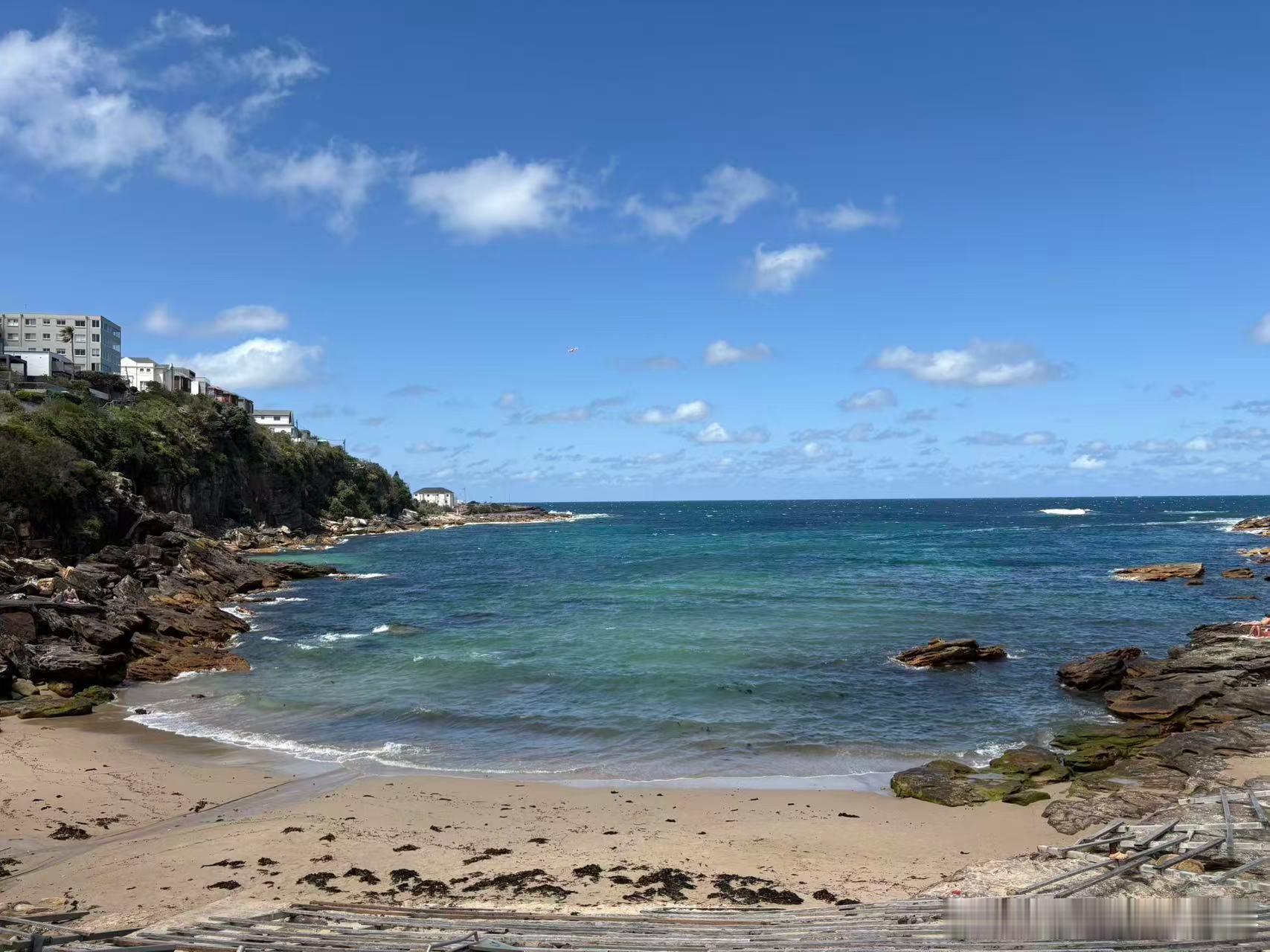 生活手记与自己的温柔相处 其实不必总盯着别人的目光，比起“被喜欢”，“喜欢自己”