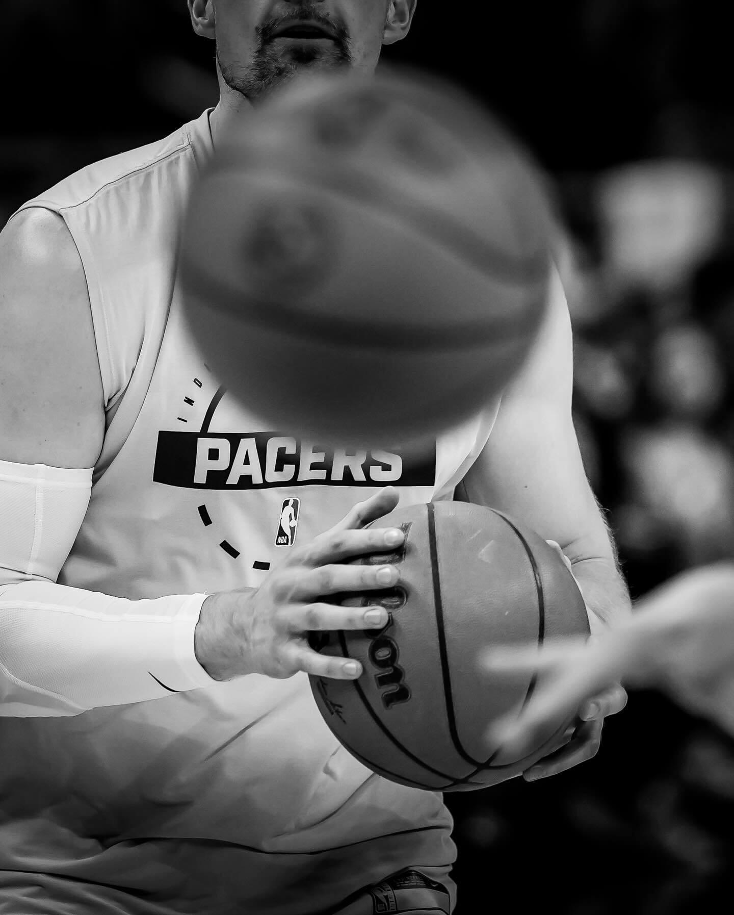 篮天下 C.J. Miles近日在场边抓拍的作品~Images via pace