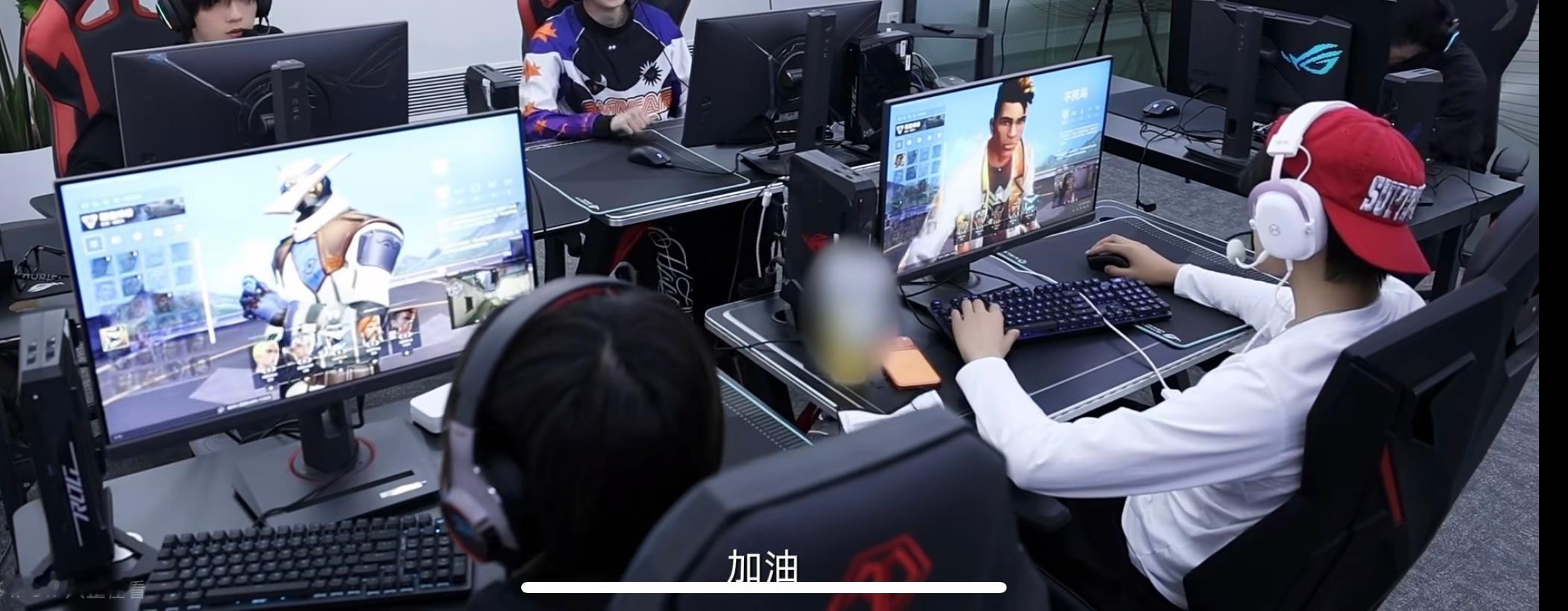真是直播那天坐一起了 