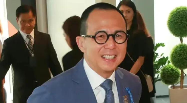 梁洛施以她的智慧和才能成功征服了李泽楷！不得不说梁洛施的努力改变了她的命运！李泽