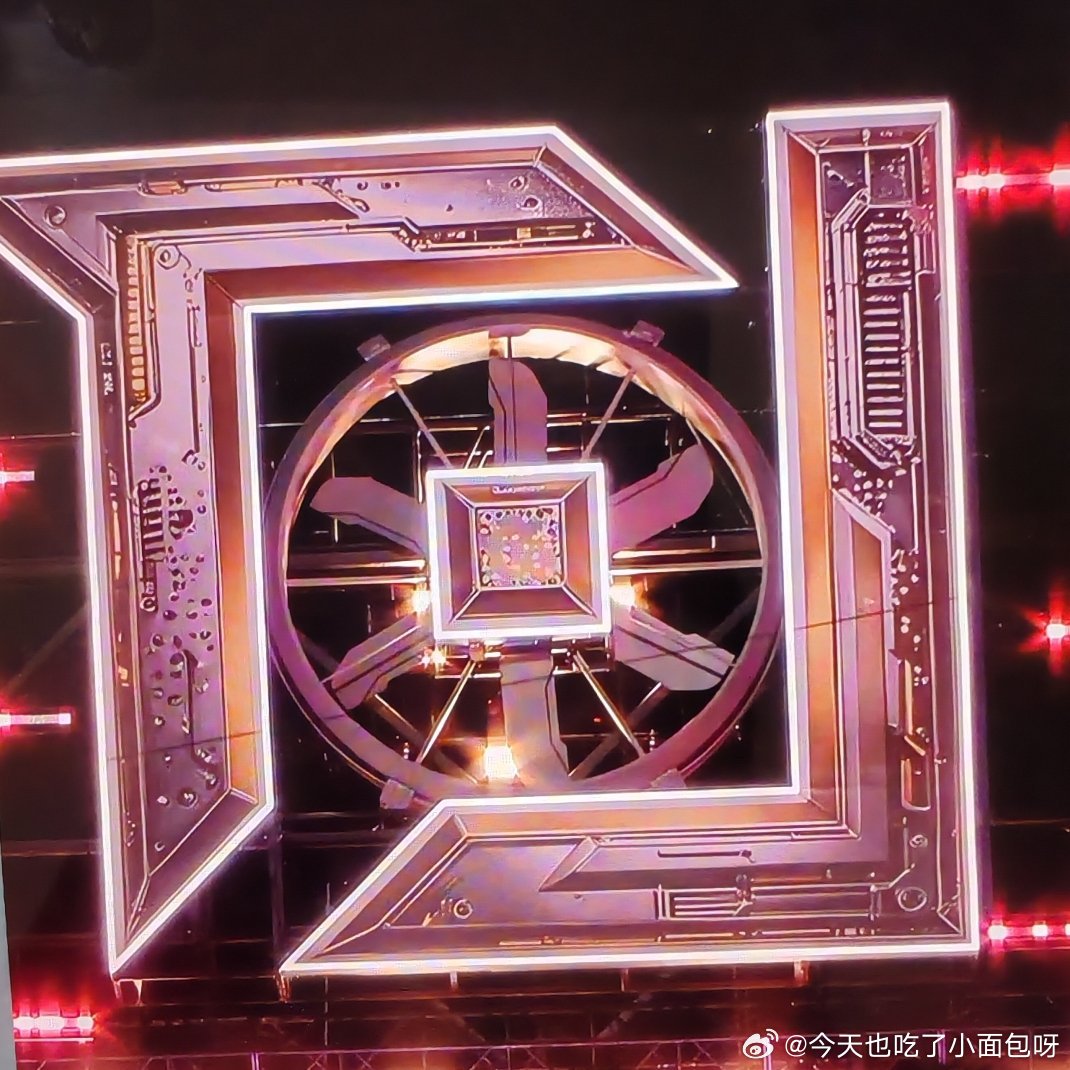 一场演唱会下来朱志鑫单人直拍全是这个镜头，就这还有能有人喊top，不带不举灯牌，