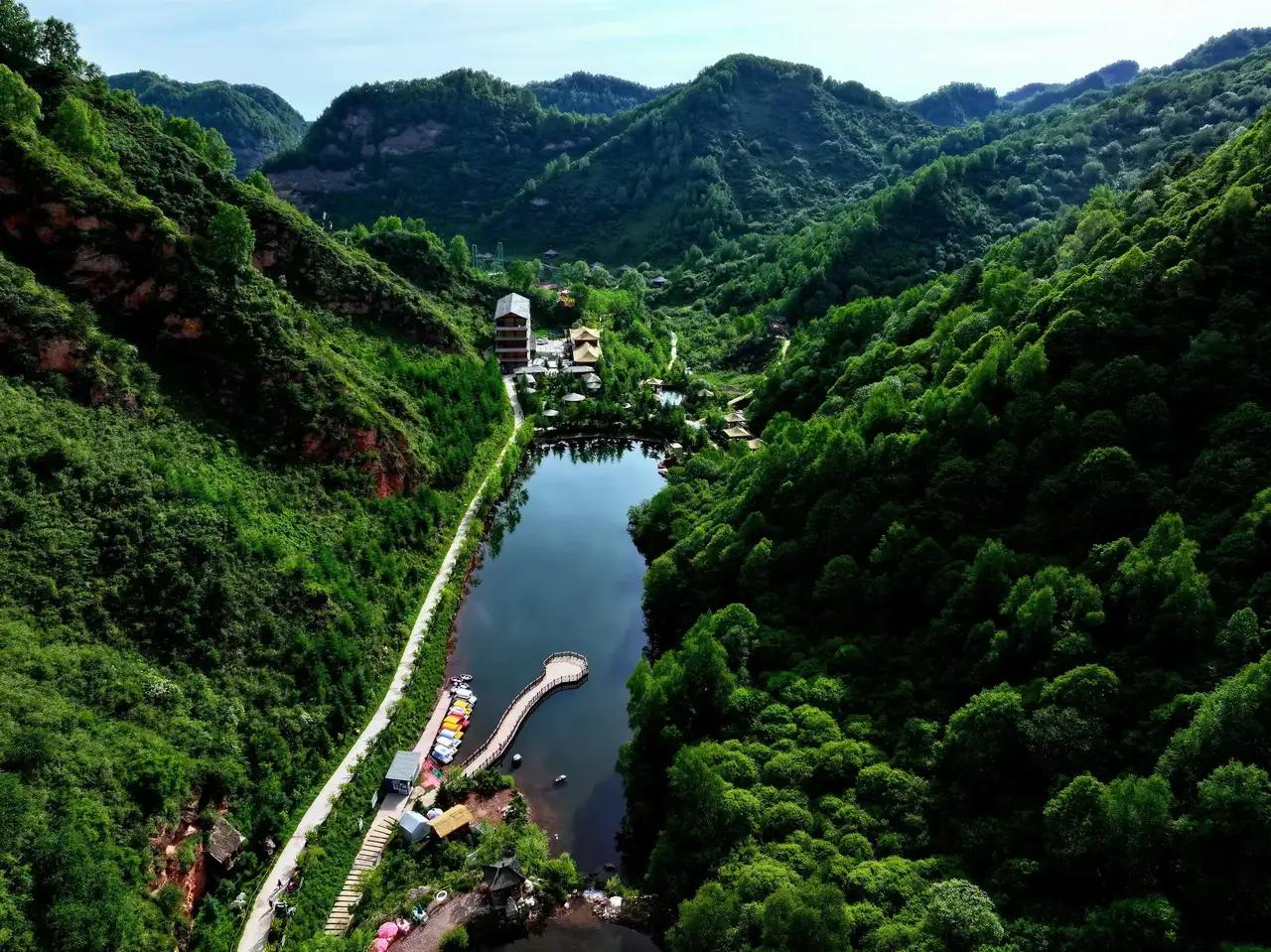 渭河东源：泼天富贵，源于深情

这几年，渭河东源突然火了。藏在陇中山水深处的那片