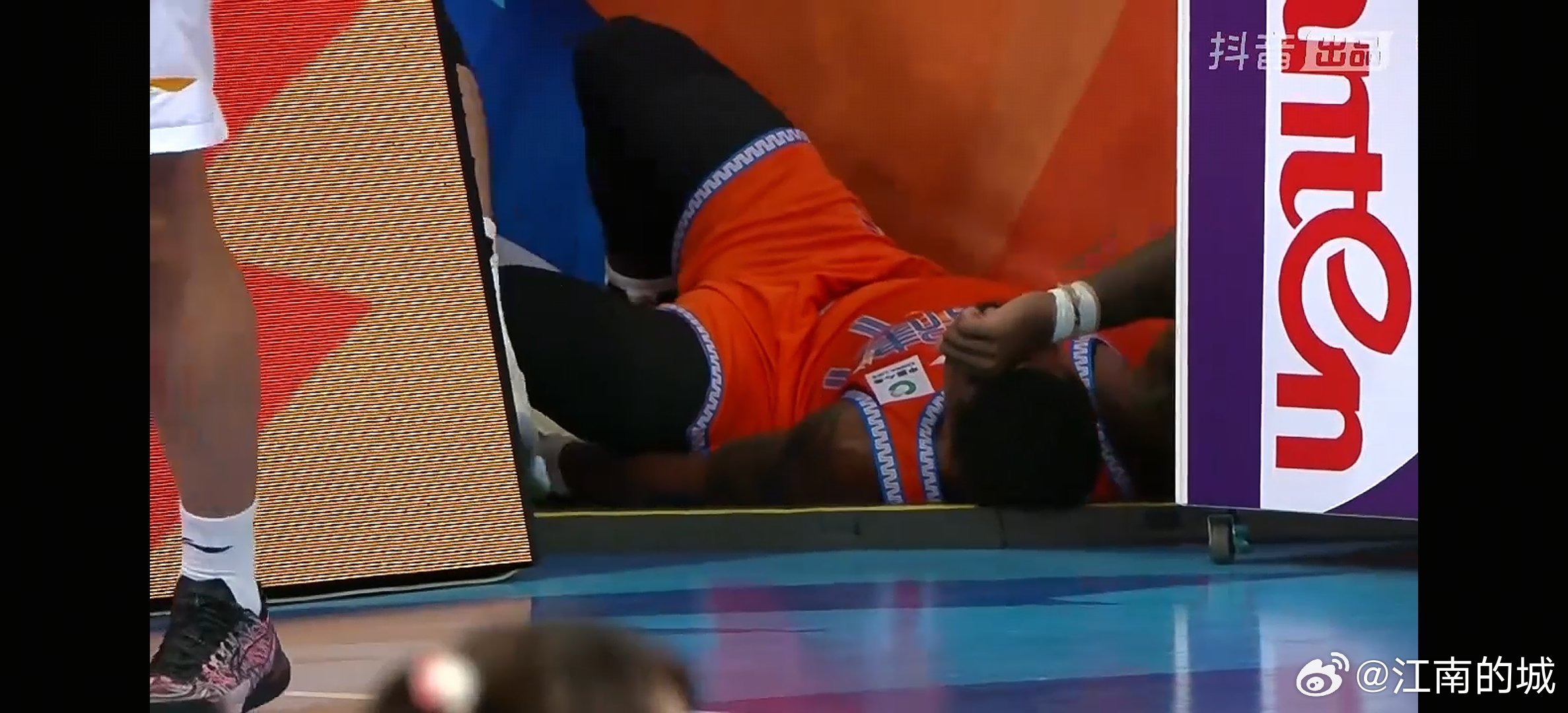 我靠。。。。伤了，摸着那个位置。。大事不妙。cba