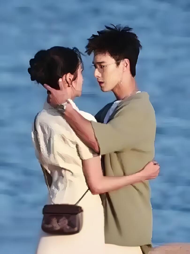 关晓彤李昀锐海边拥抱杀疯全网 ​​​