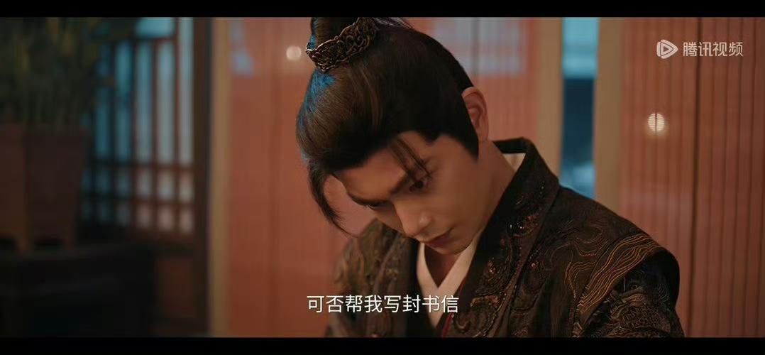 脖子前倾
丁禹兮在《花开锦绣》里的体态引发讨论，不少观众留意到画面里他脖子前倾、