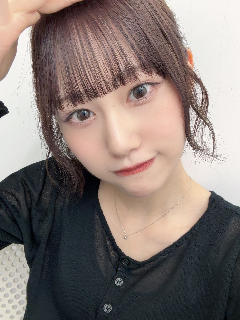 向井純葉「みなさんは冷房もうつけてますか？？いとはは冷房をつけて布団をいっぱい被