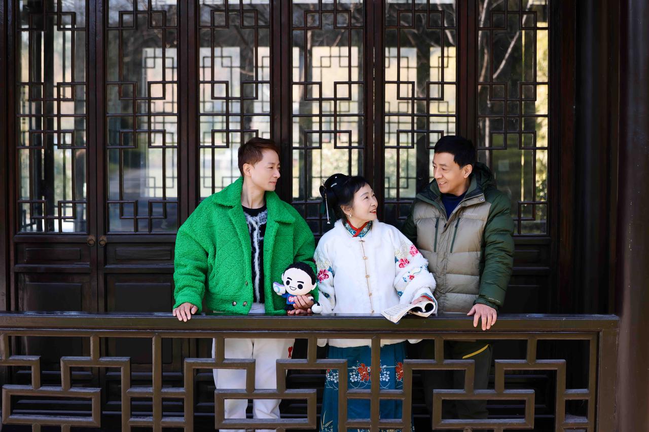 神威游江苏｜迎宾馆泡温泉、打掼蛋、吃早茶：一家人的扬州慢日子

很多城市，是一个