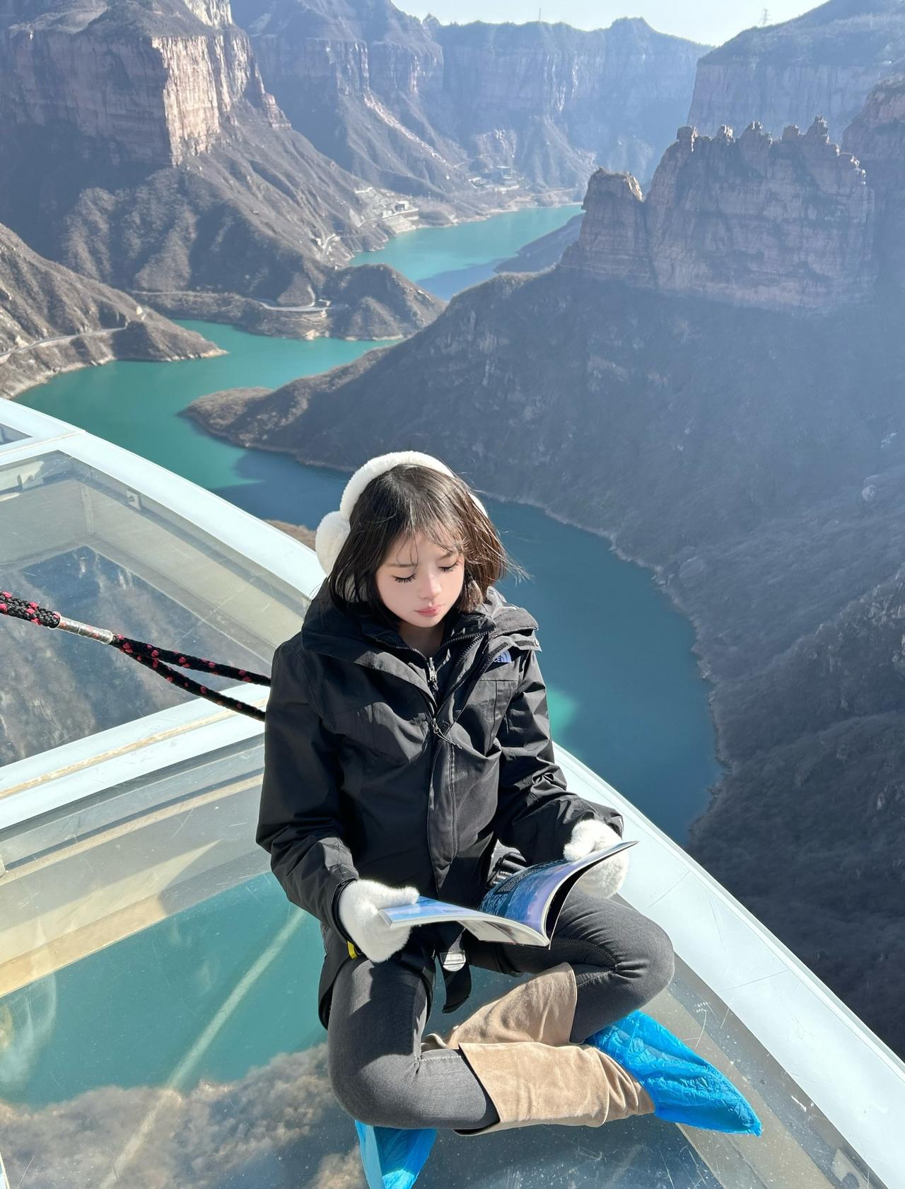 从郑州出发自驾抵达开封
中午吃了开封美食
灌汤包、鲤鱼焙面、花生糕……
开封小吃