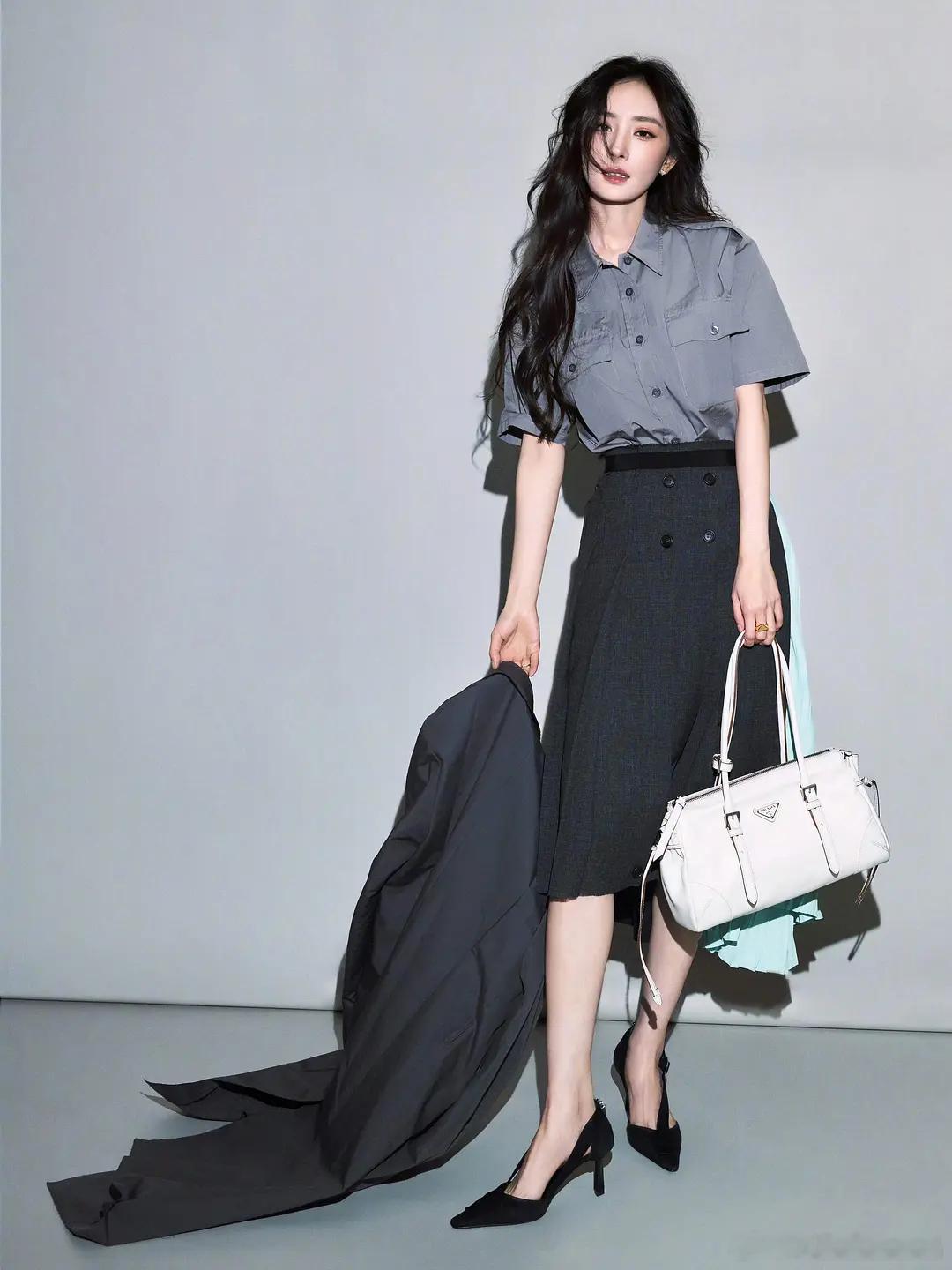 杨幂给Prada拍的这套硬照又高级又好看！大幂幂商务好太正常了