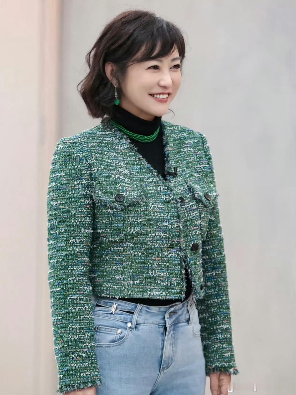 郝蕾回应朋友圈质疑辛芷蕾拿影后，郝蕾说：“关于辛芷蕾这个问题是一个巨大的乌龙，而