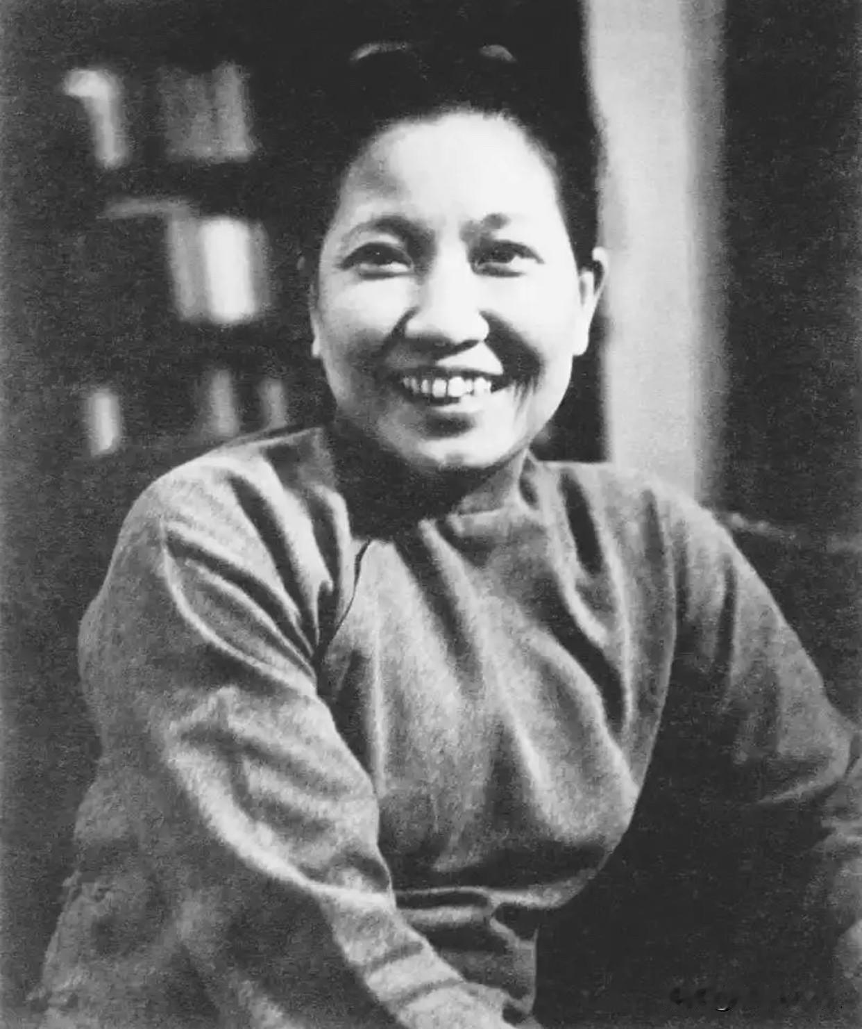1966年，朱梅馥为傅雷准备好温水，等他服下剧毒药物后，她又帮傅雷摆正仪容，然后