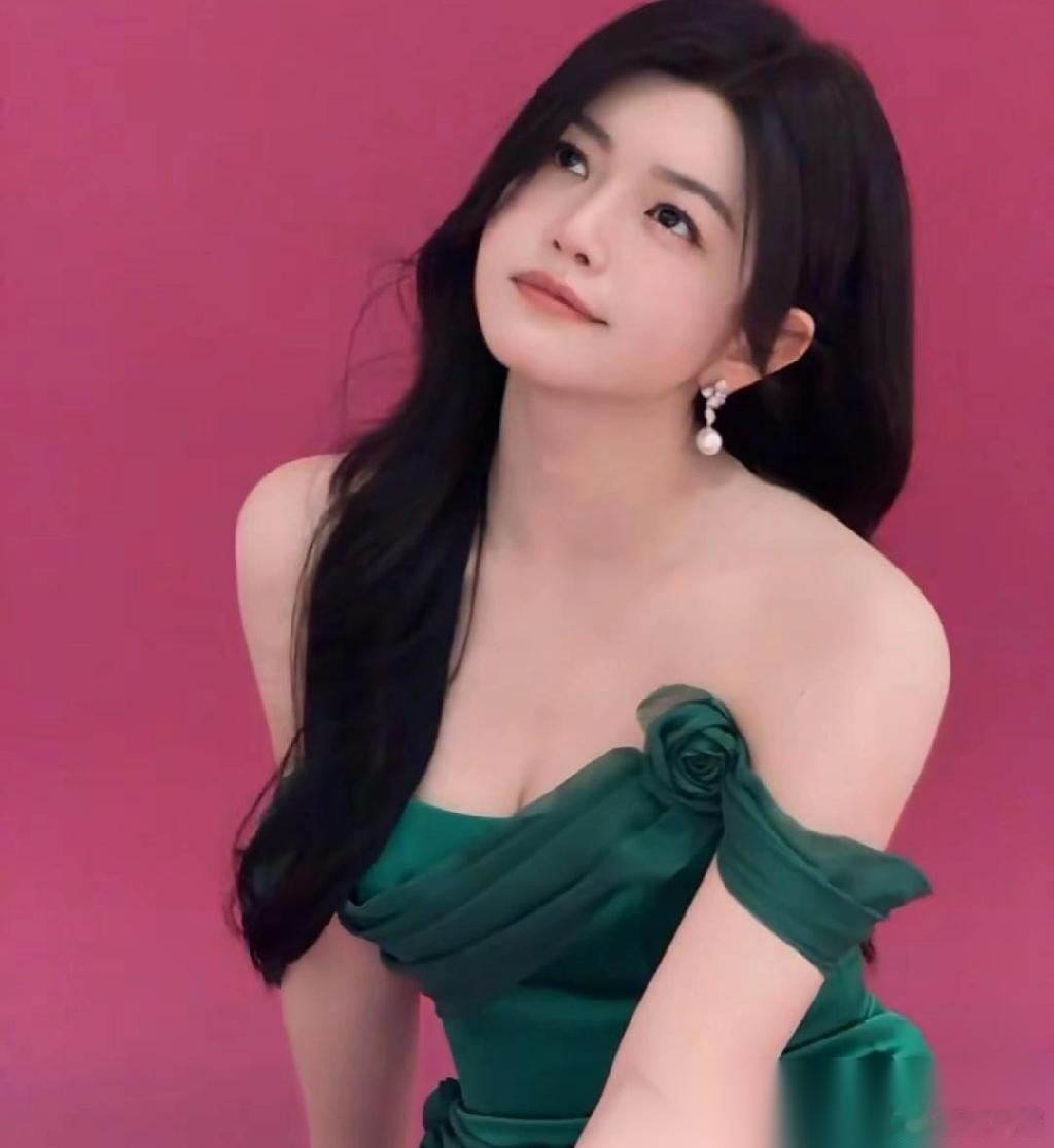 开始有点理解陈晓了 陈妍希哪哪都好 就是有个可能改不了的问题，那就是太爱玩手机了