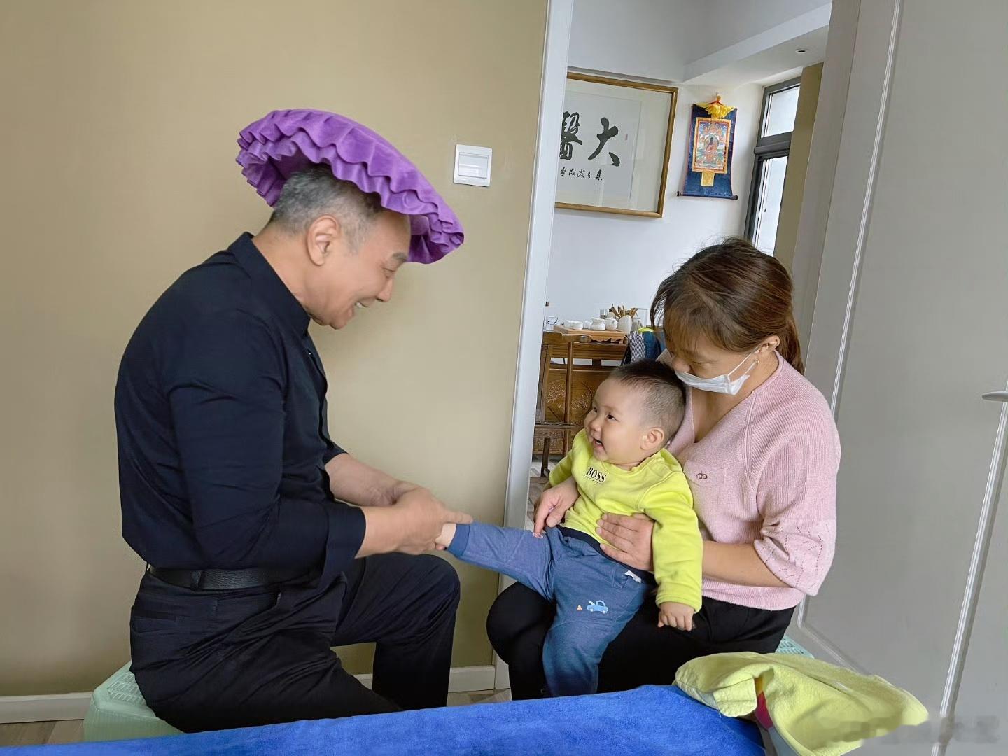 一个治疗小儿外感发烧咳嗽的方子 小儿外感发烧发热是儿童常见疾病的一种，其主要原因