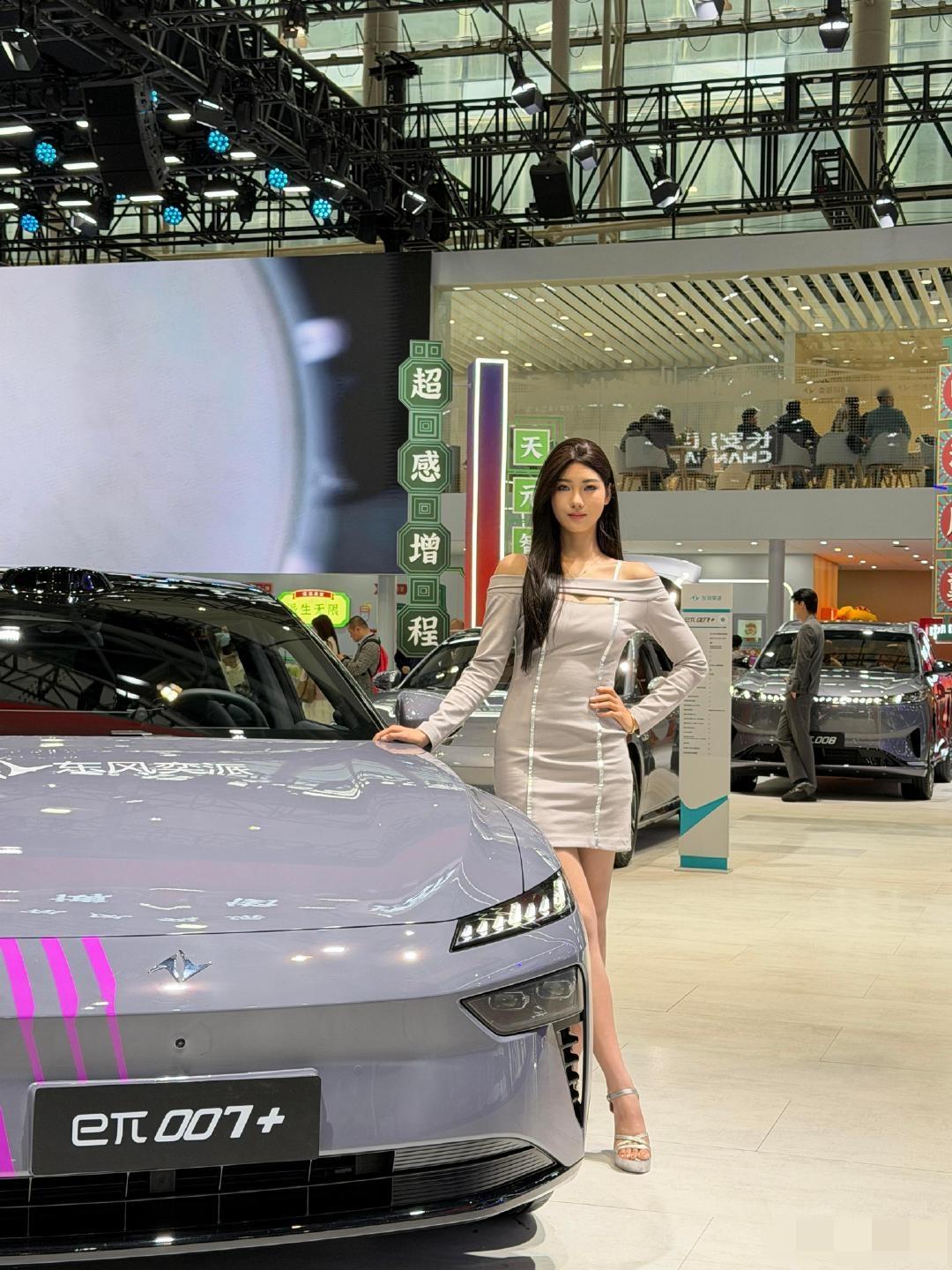 东风奕派eπ007 7月销量2208辆，
东风奕派eπ007 8月销量2173辆