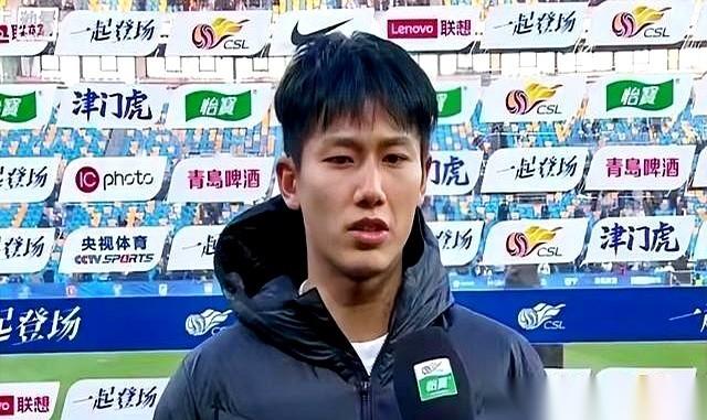 他们管他叫“小武磊”。
这个名头，去年在中甲赛场上，值18个进球。可一升到中超，