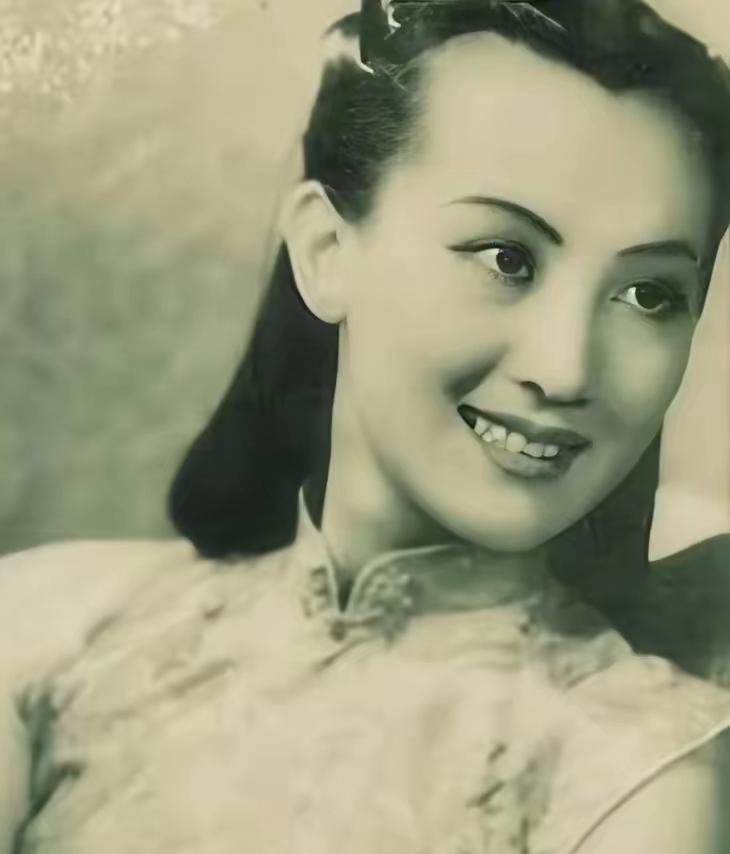 1907年，吴佩孚答应母亲提的要求，把干妹妹张佩兰纳为妾室。结婚后，两位夫人为了