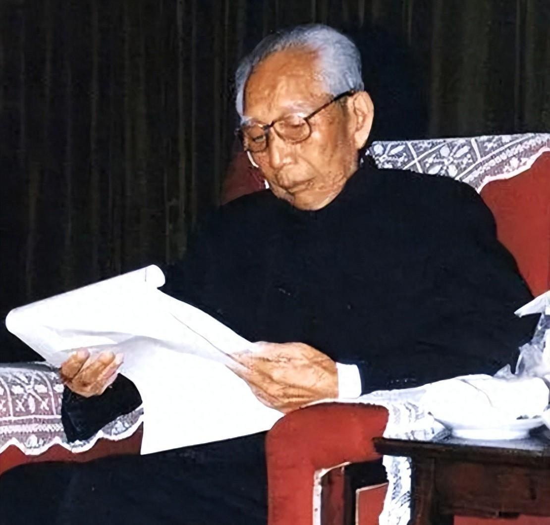 徐海东临终前叮嘱儿子：等我去世以后，一定要记得通知王震叔叔！
1936年10月的