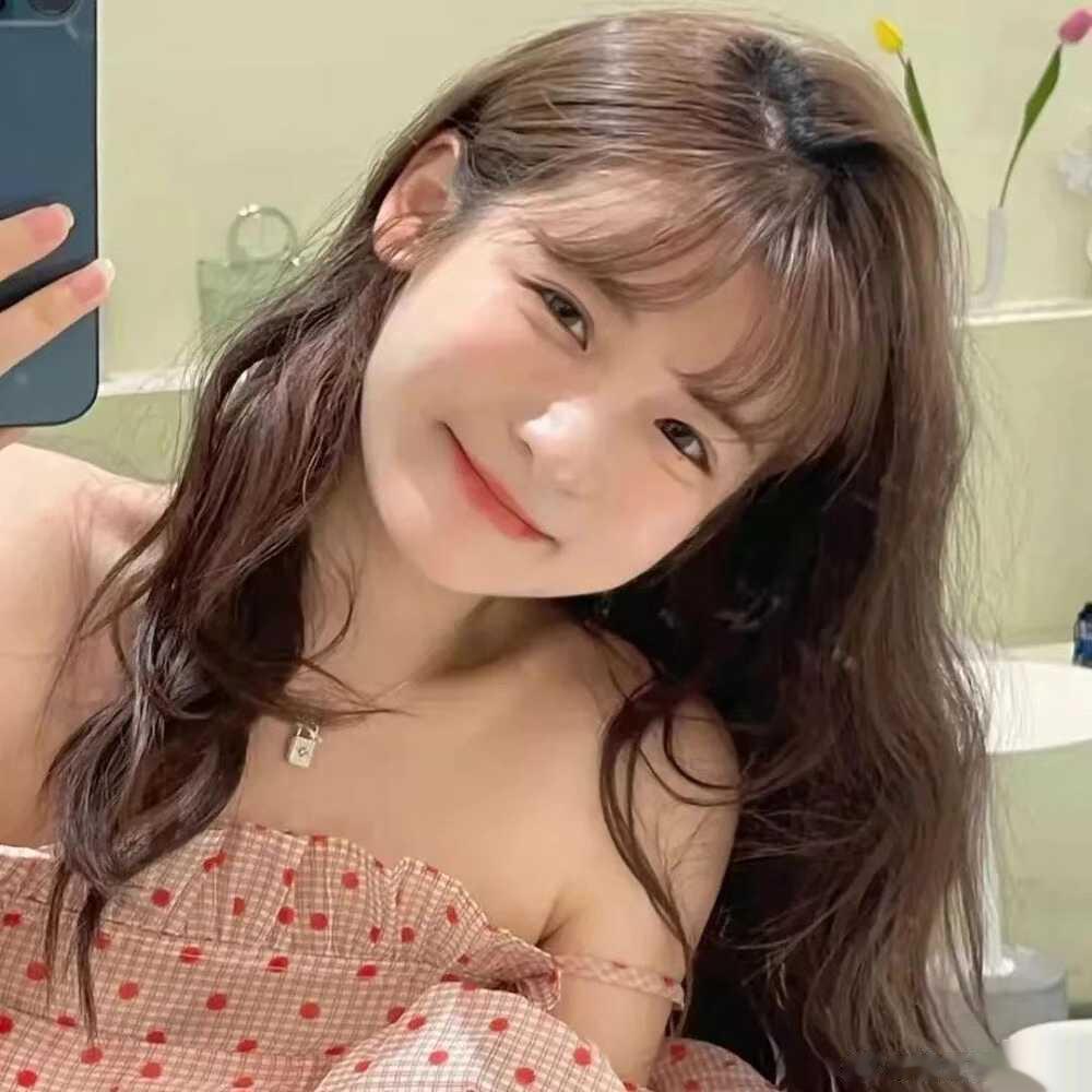 就希望我喜欢的人每天缠着我缠着我聊天每天问我 去哪里了呀 都干嘛了呀 吃什么呀每