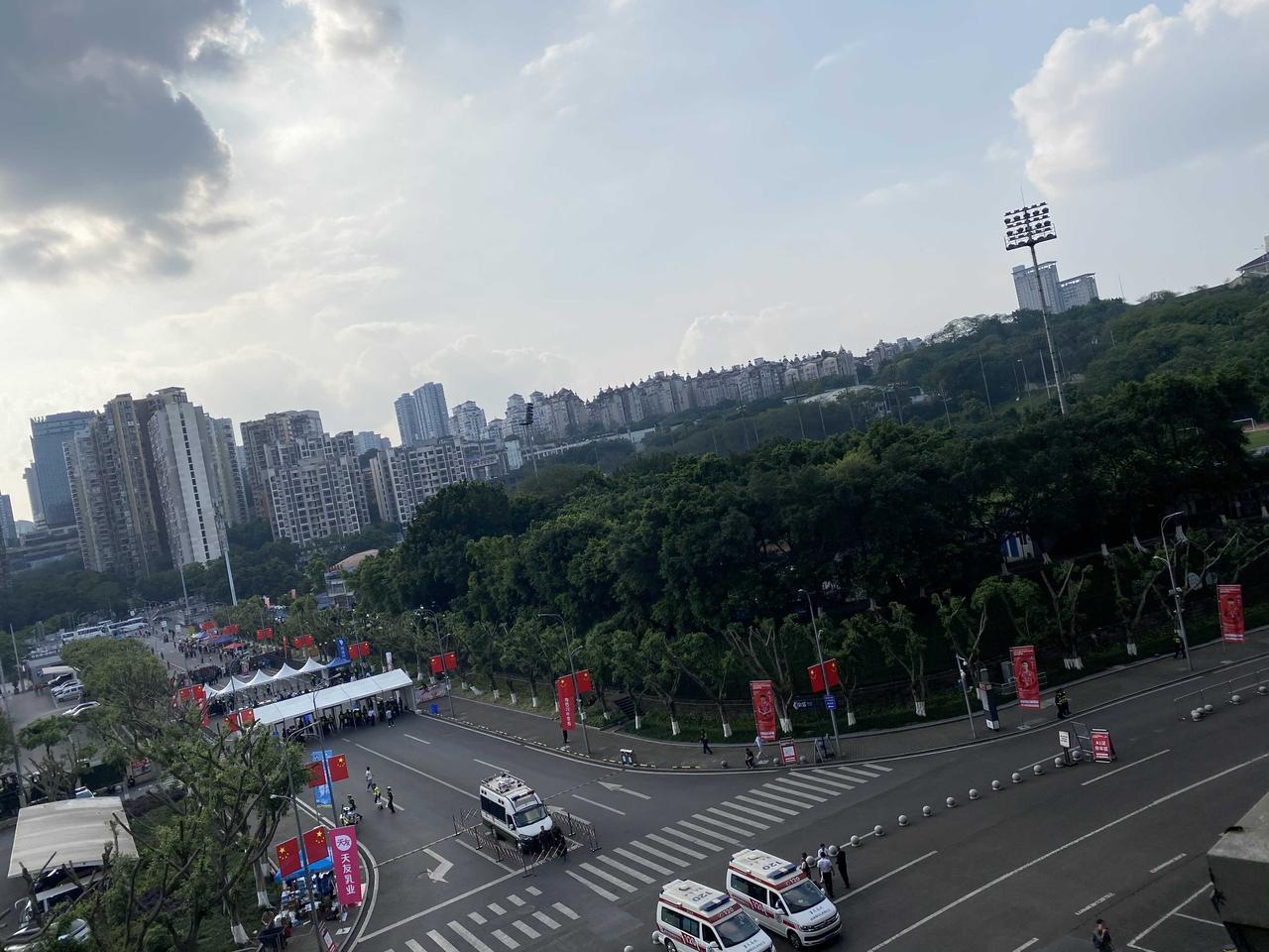 狠狠地被志愿者上了一课！
志愿者3个字，颠覆我的三观，原来这些人只为了商机而来。