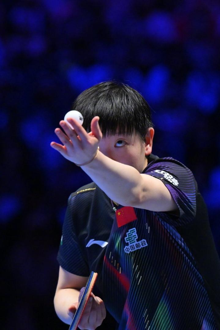 孙颖莎加冕世界杯女单三连冠!
在刚刚落幕的2026年澳门乒乓球女子世界杯单打决赛