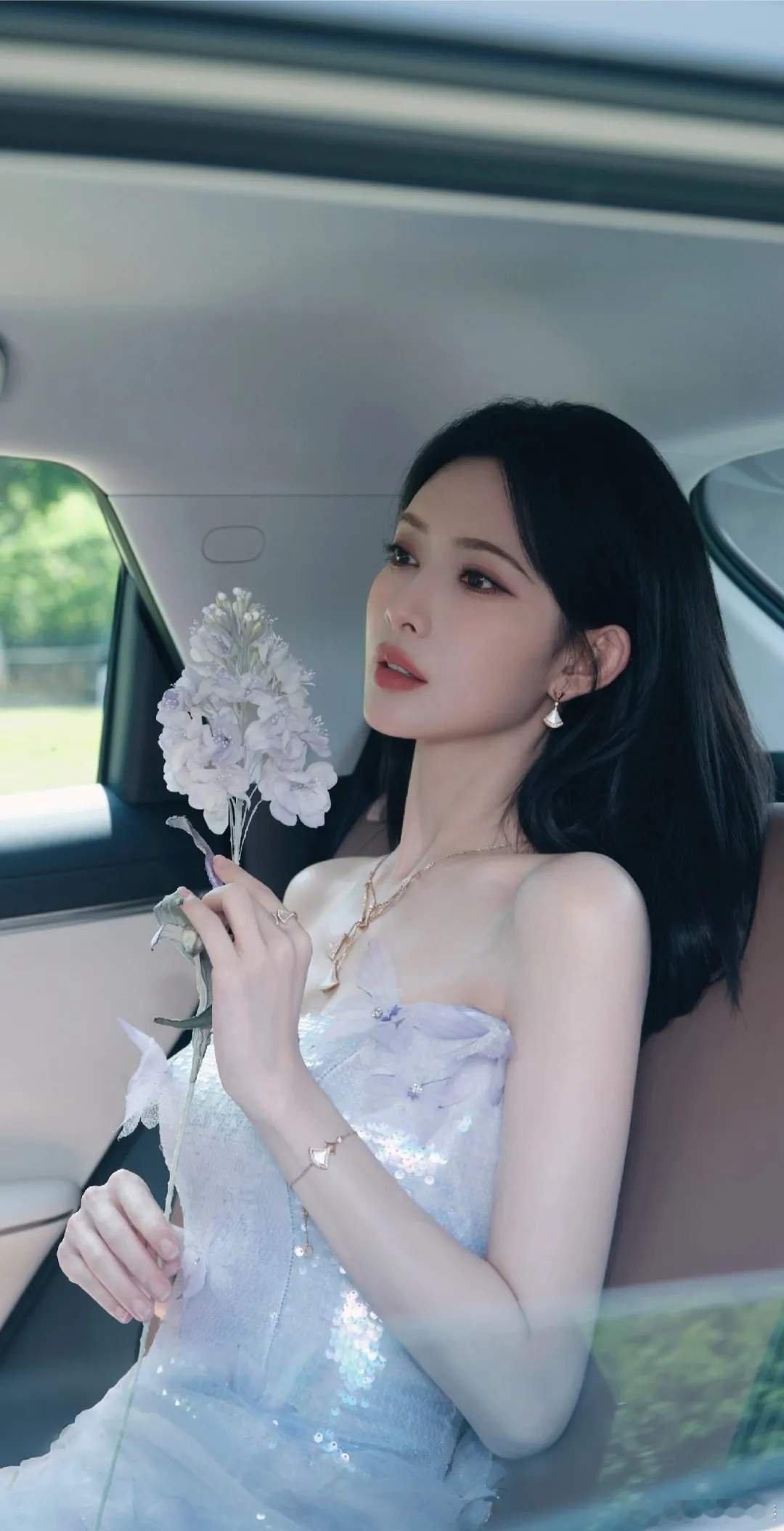 孟子义车内写真大片，太美艳了孟子义
