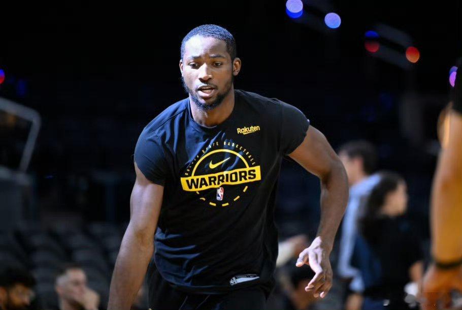 NBA常规赛，勇士在客场以123-91大胜公牛。库明加本场比赛DNP。赛后，据记