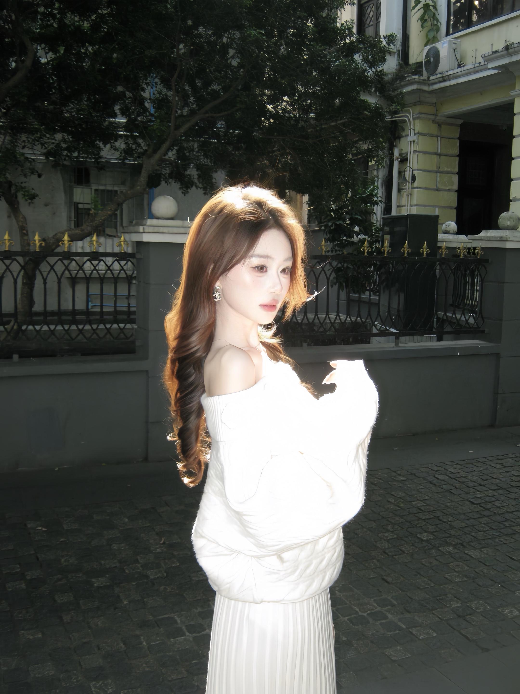 朋友镜头下的我vs路人摄影拍下的我