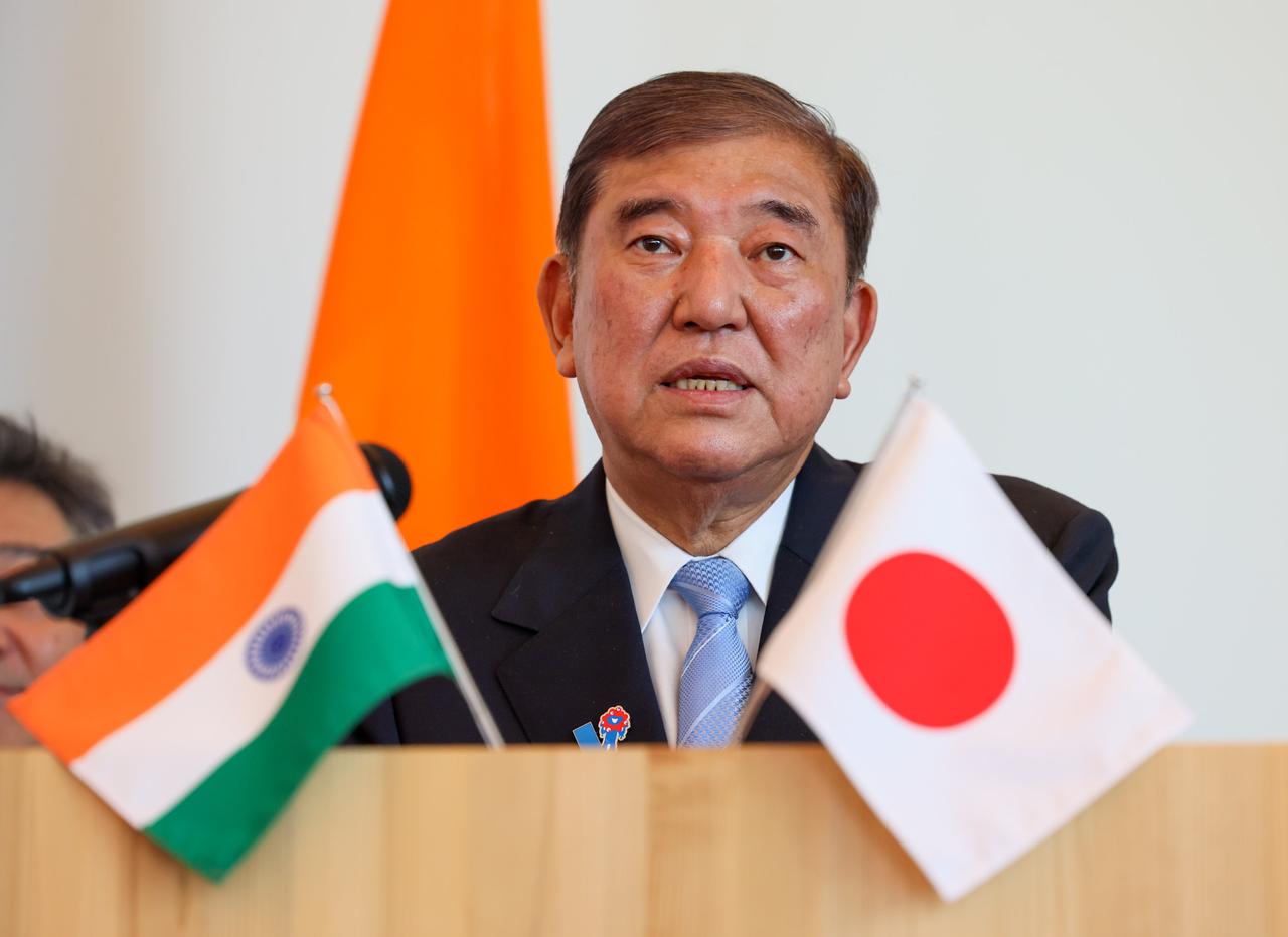 堪称年度最讽刺外交闹剧：月初日本高官访印，和莫迪互称兄妹，高调签署百亿级孟买新干