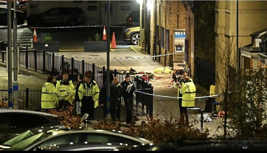 惊魂列车！剑桥郡火车遇袭致9人生命垂危 乘客狂奔逃生：“他们有刀，快跑”
 
综