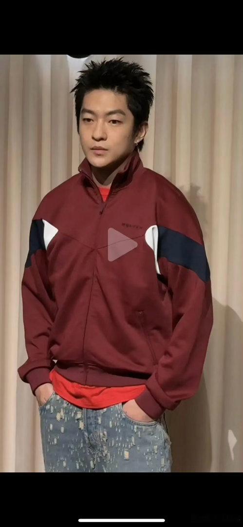 燃冬是不是燃尽了三个人。。刘昊然商务价值直线下滑，周冬雨路人缘一去不复返，屈楚萧