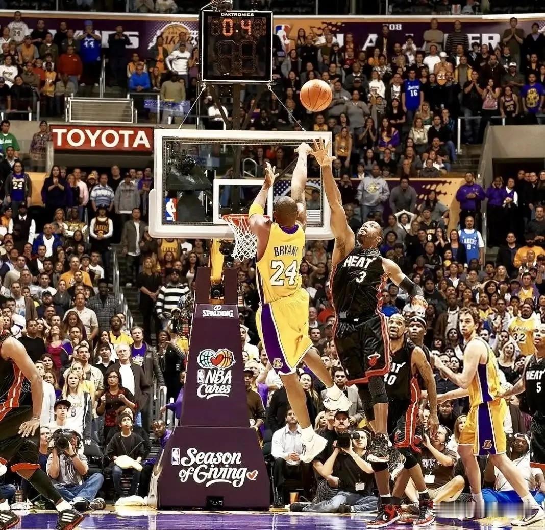 科比不愧是绝杀之王啊

NBA历史球队落后情况下压哨绝杀排行榜前十如下：

6次