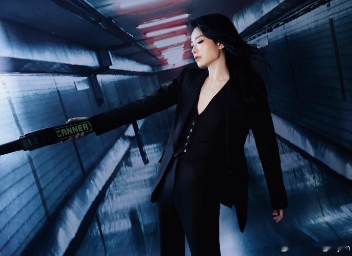 喻言美妆博主即将上线 真的是美美的又很飒， 喻言美妆博主即将上线， 果然老公只是