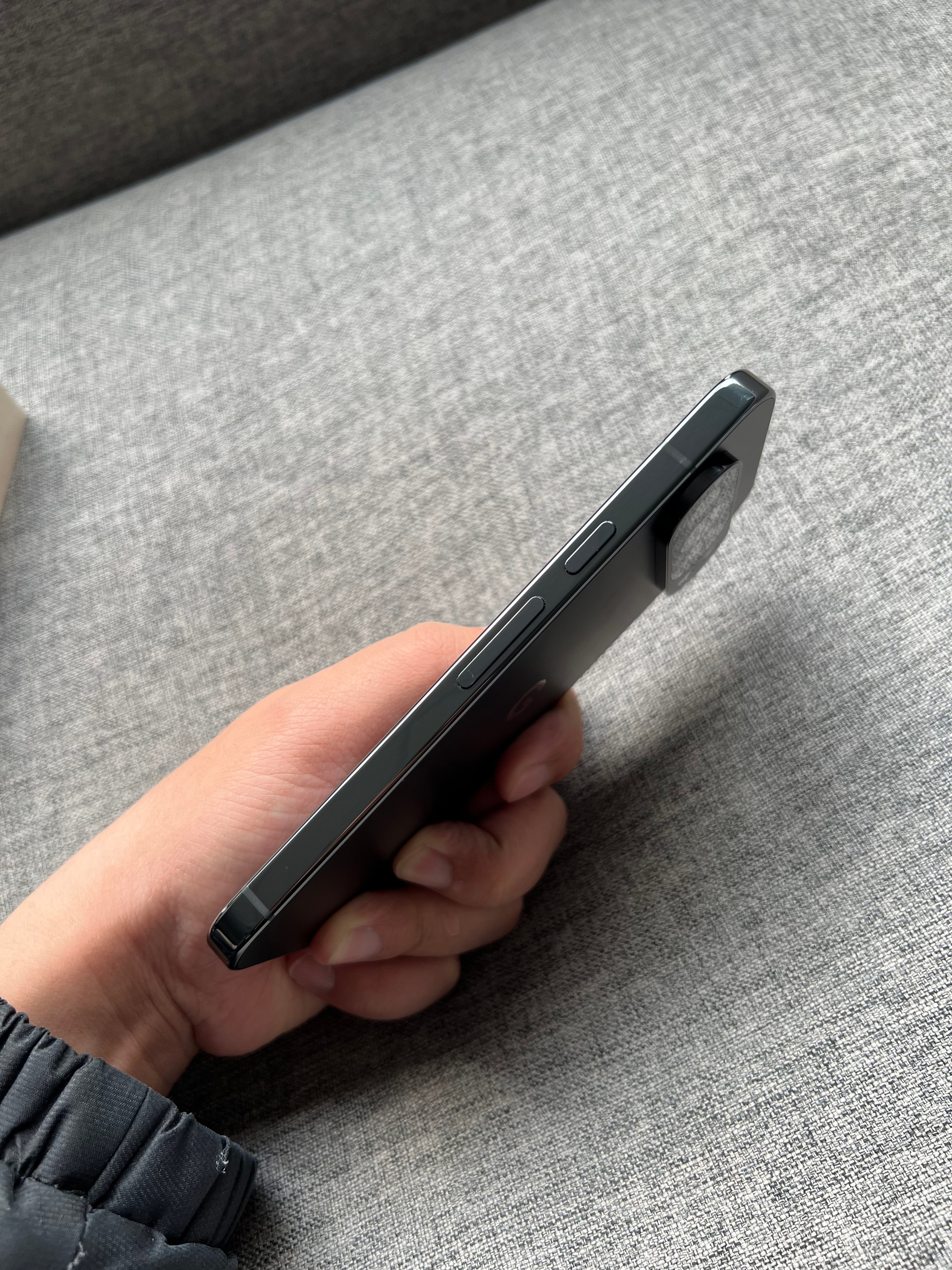 美版无锁 Pixel9 Pro 16+128G 黑色，屏幕小划痕，外壳划痕磕碰，