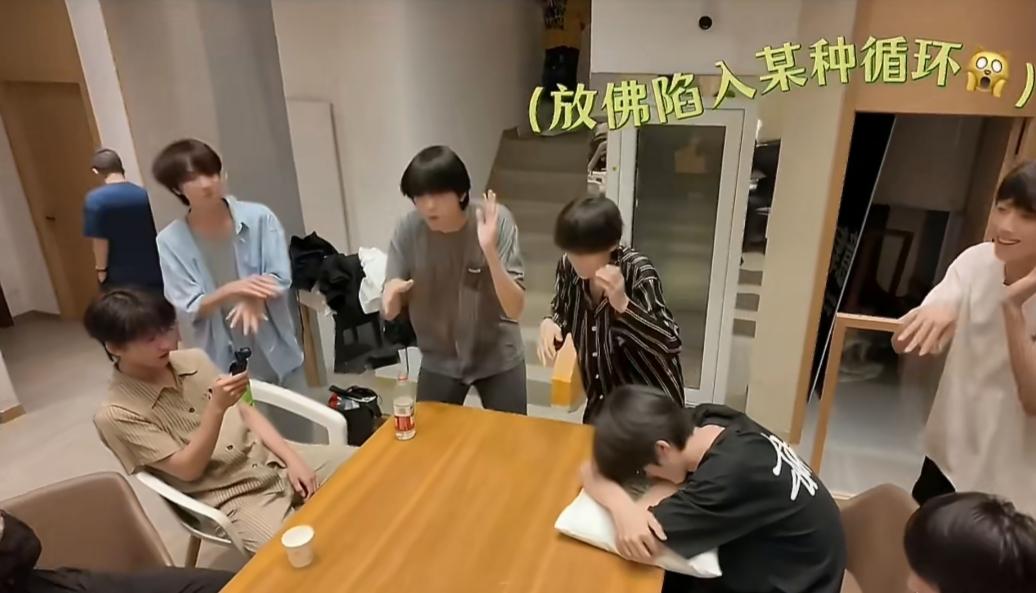 很多人高考完，暑假都会选择旅游或是打游戏放松，官俊臣还是比较特别的，暑假还要参加