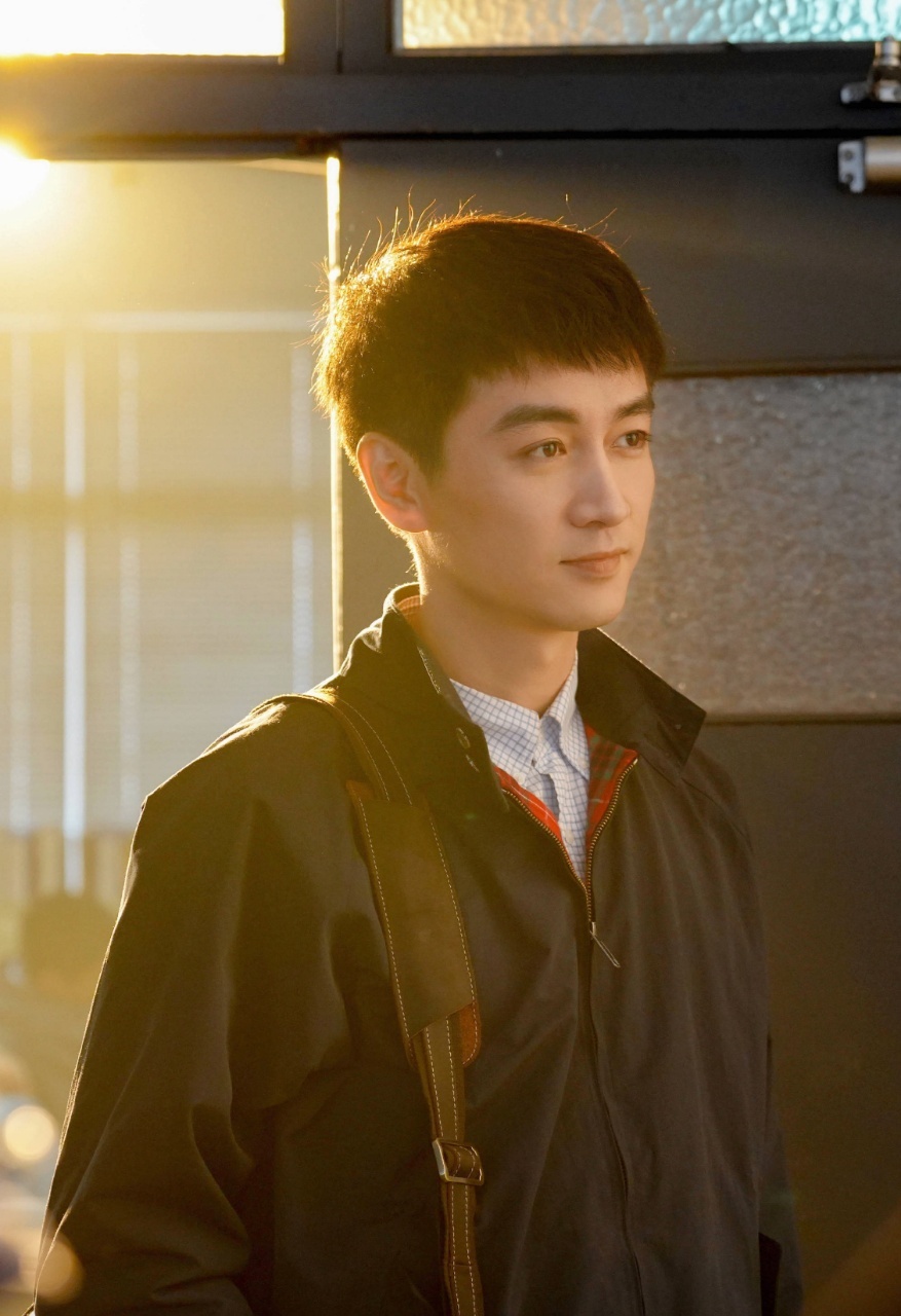 陈晓被打耳光路透 陈晓结结实实地被真打 陈晓对待演戏永远是实打实付出，不论是《海