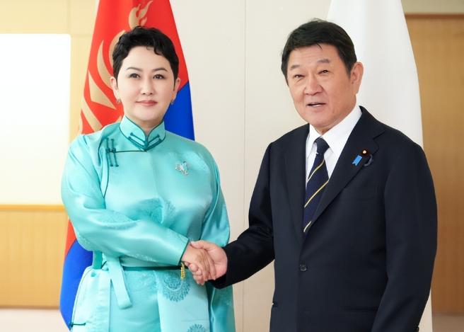 有时候我真觉得，日本政府在制定国家战略的时候，可能真的需要先买张地图贴在办公室的