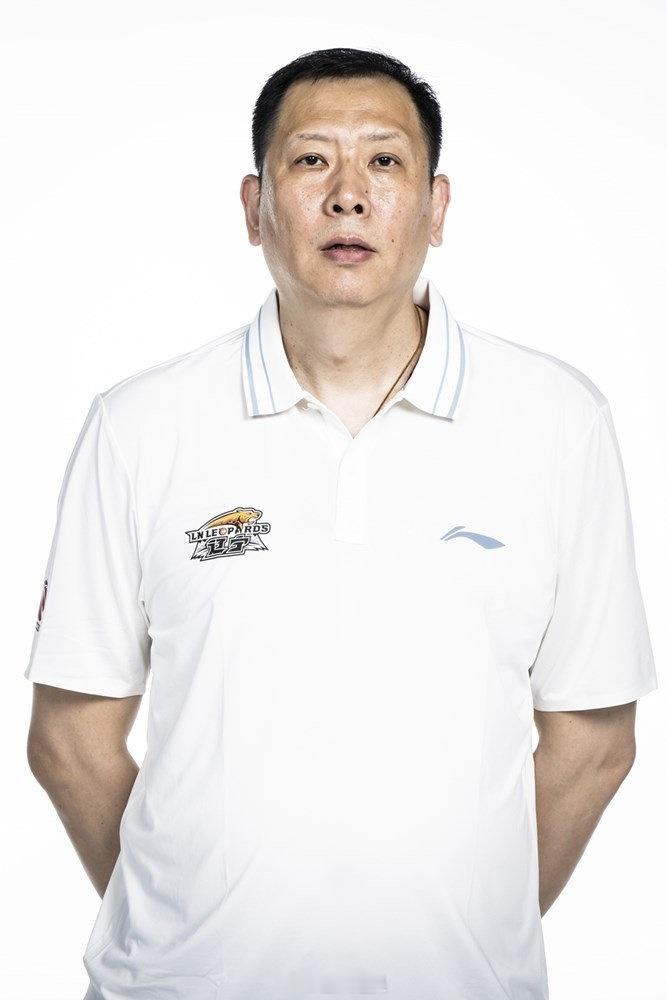大头照来了#FIBA亚洲篮球冠军联赛##辽宁男篮vs阿尔利雅得# ​​​