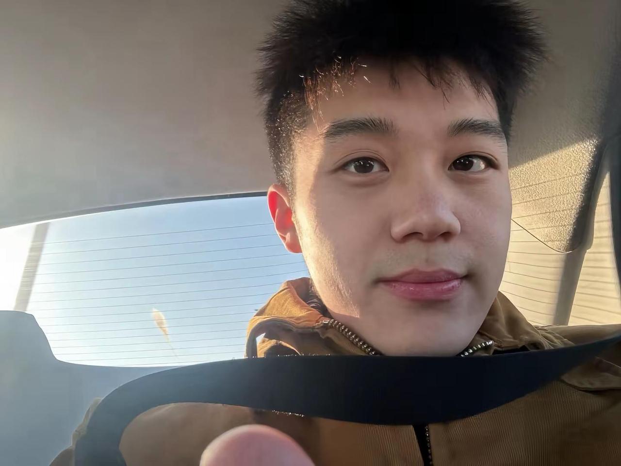 图片依次为未上班-刚上班-上班一年后