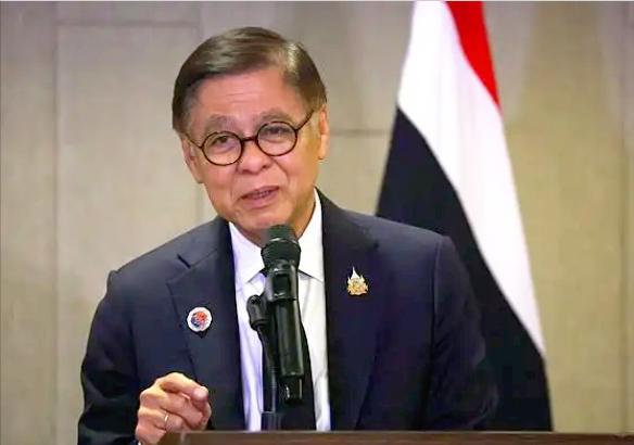 泰柬边境的炮火竟藏着这么个大瓜，两国打了三周没停手，互相开炮、战机空袭，几十人丧