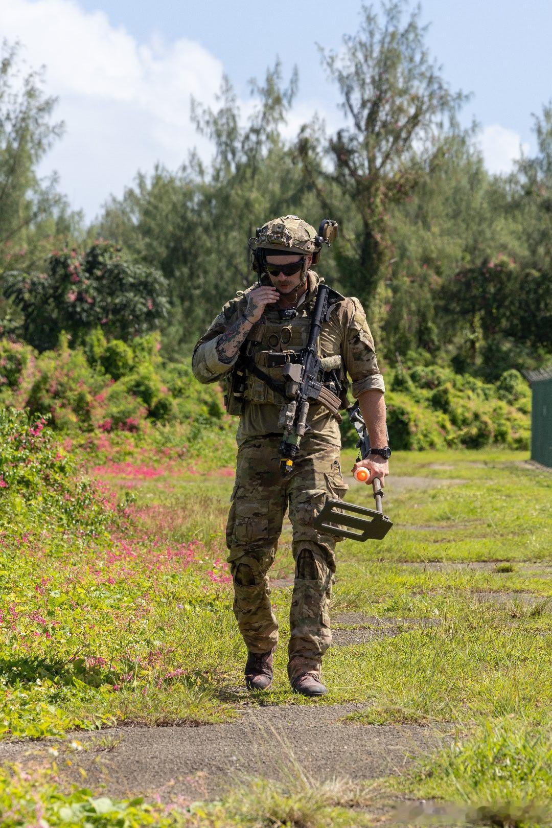 2025年11月20日，EODMU 5在关岛 