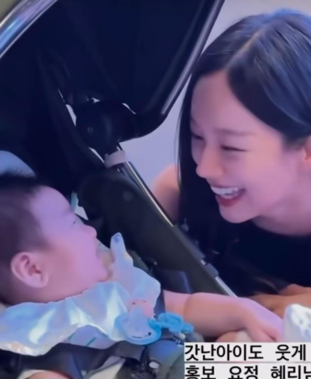 等我长小了就让惠利妈咪这么对我笑李惠利 ​​​