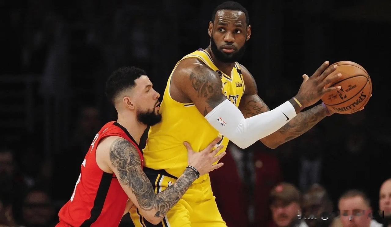 奥斯丁-里弗斯近日在一档节目中谈到了NBA最佳得分手

里弗斯谈到他认为最出色的