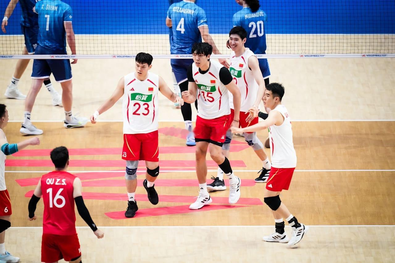 中国男排2-3斯洛文尼亚男排中国男排个人得分统计温子华：23分（34扣21中2失