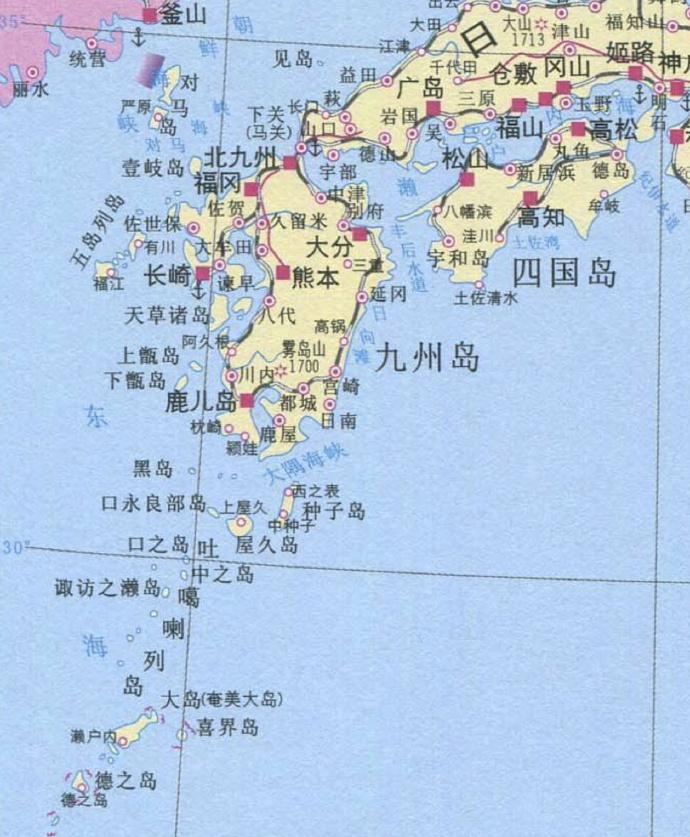 日本冲绳，那片曾经宁静的海域，现在却成了军事演习的热点。40艘战舰，370架飞机