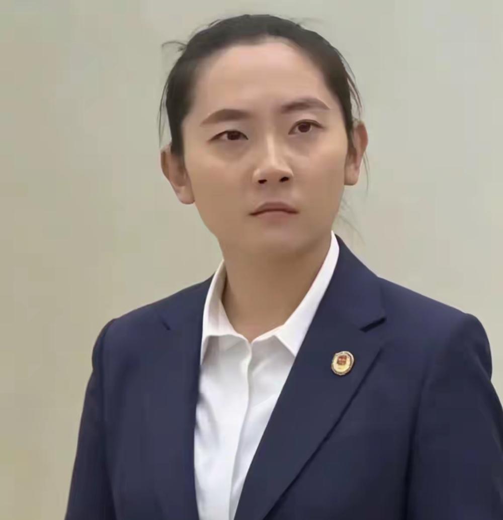 女保镖意外爆红：专业撞上流量，该低调还是出圈？

这次大陆之行，最闹心的就是这位