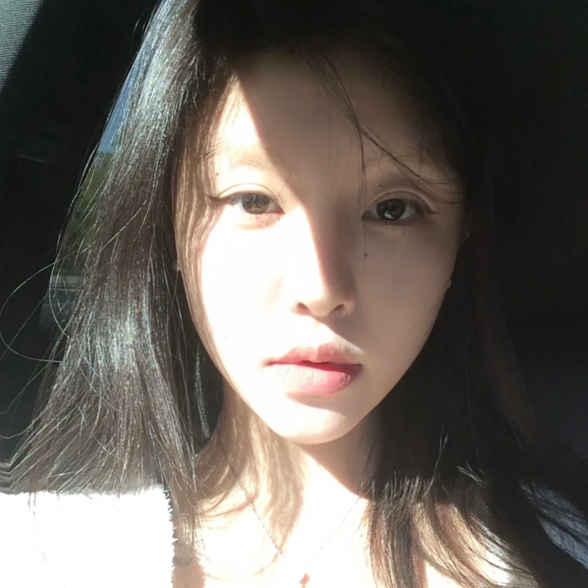 “枯木会逢春，我们要走的路也会繁花似锦” ​ ​​​