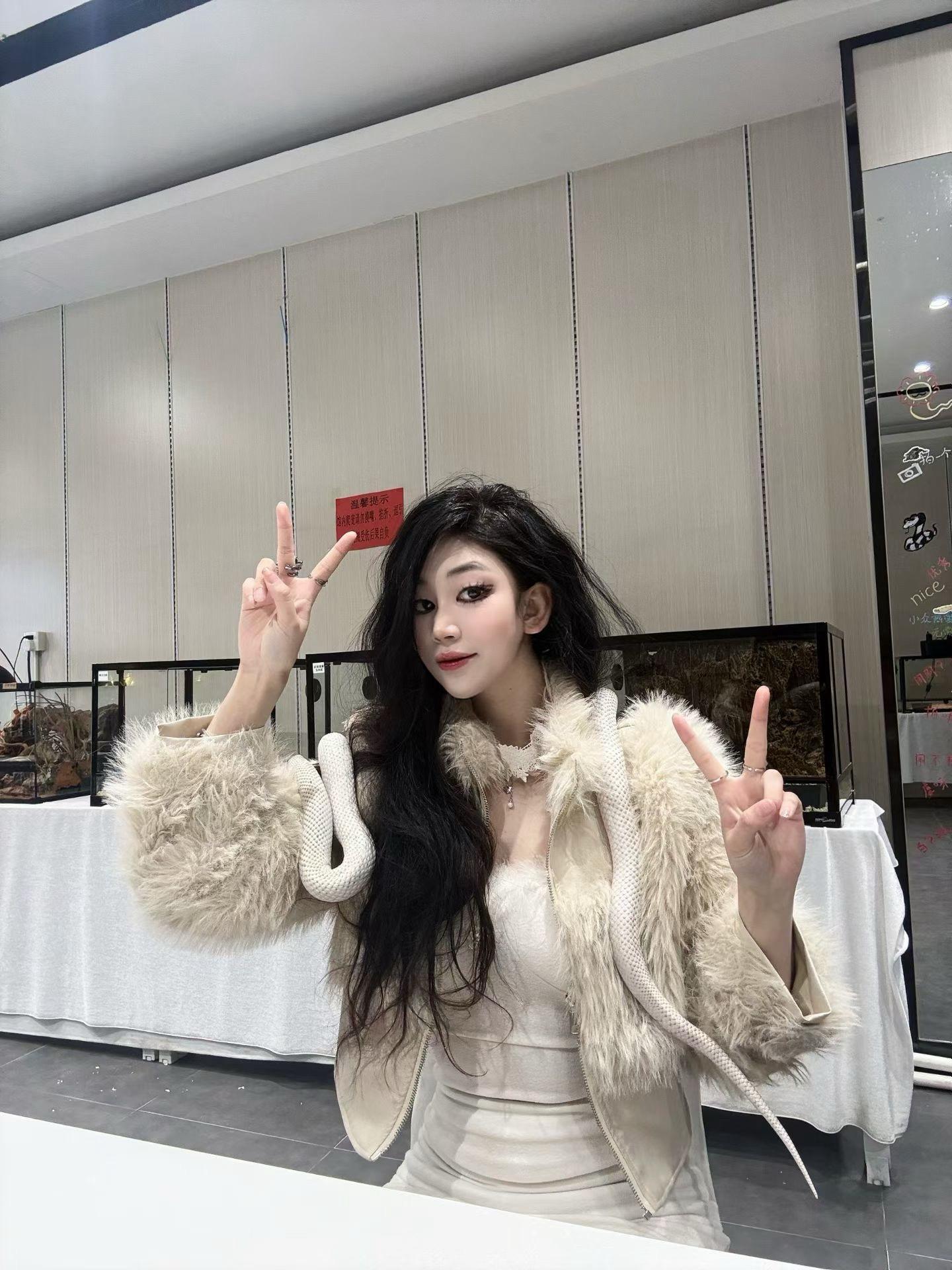 女人就像一条蛇 选对了缠死你 选错了毒死你