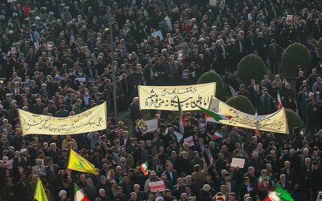 伊朗是咎由自取啊！内忧外患。日前伊朗各省和主要城市的市场，包括德黑兰、大不里士、